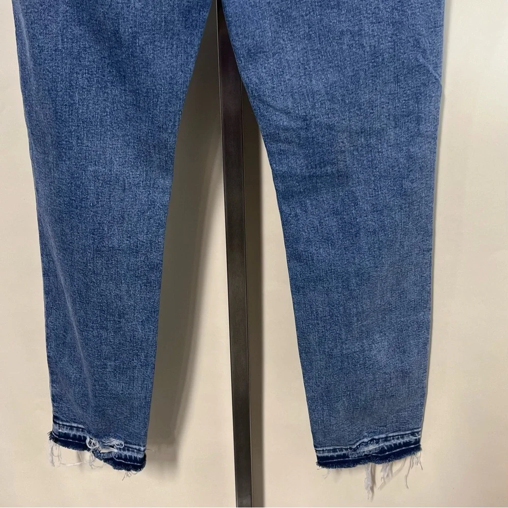 Gap High Rise Destructed Raw Hem Cigarette Jeans Distressed SIZE 6/28, 29”x28.5”